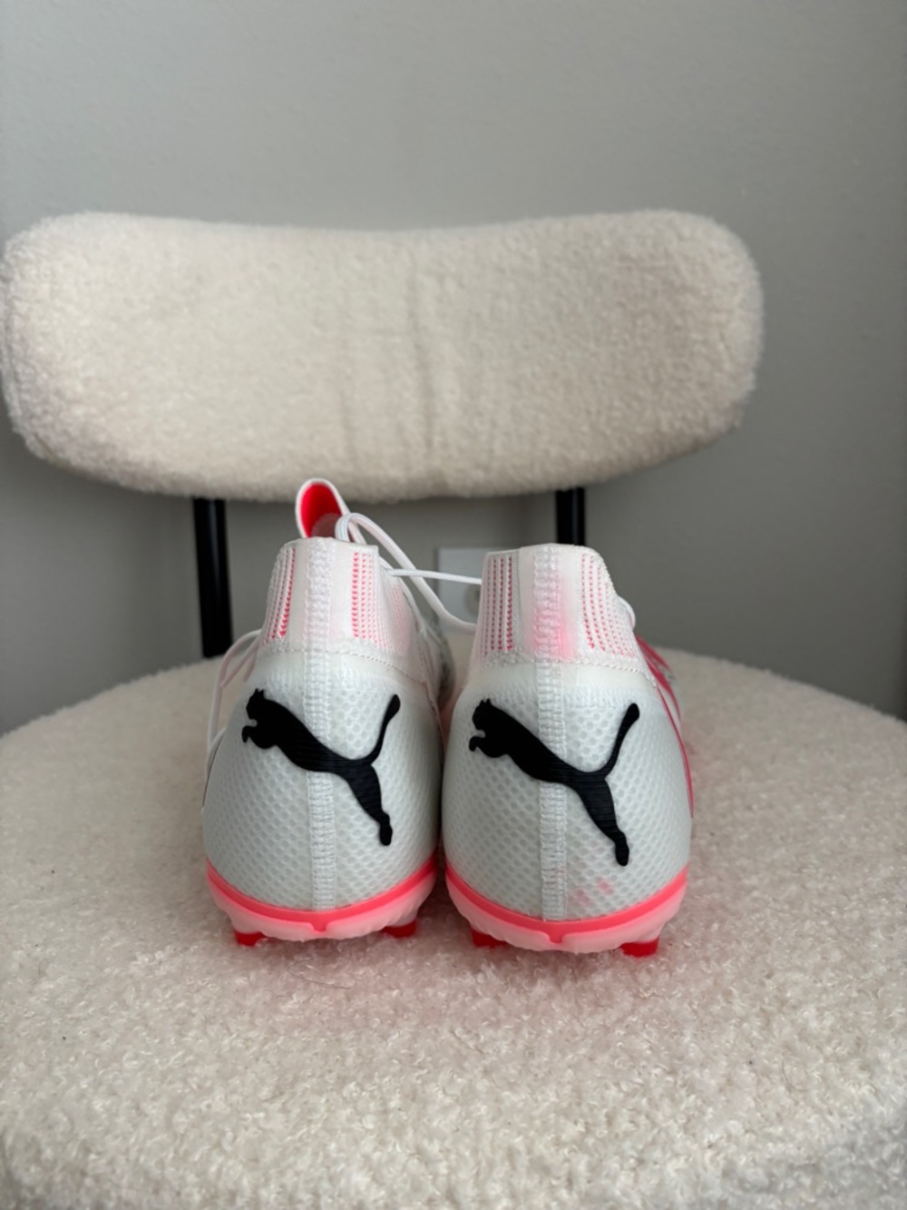 PUMA SOCCER CLEATS - Picture 6 of 6